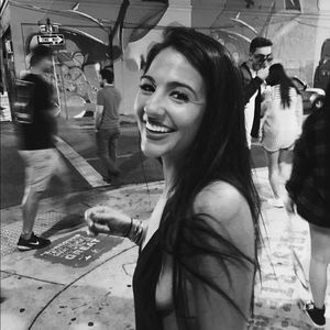 Meet your Posher, Caitlin